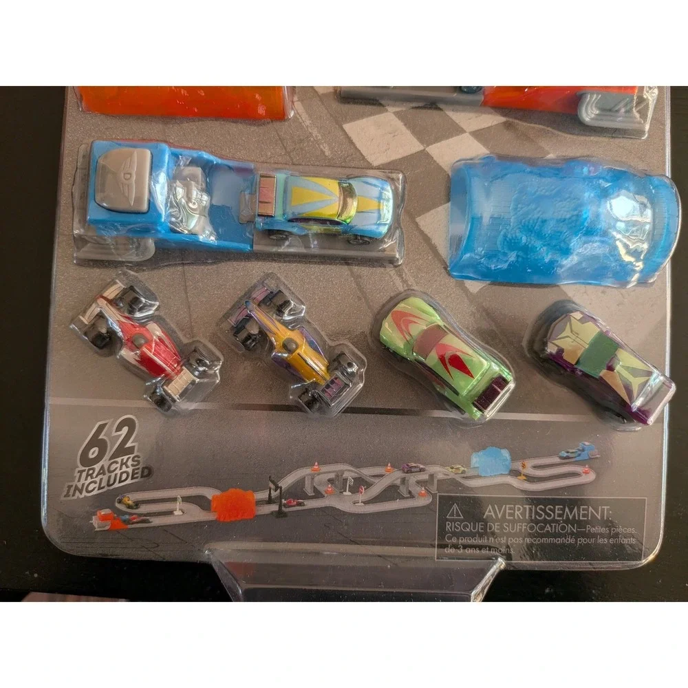 Driven by Battat Turbo Launcher Duel Pocket Series 84 Piece Track Set 6‎ Cars
